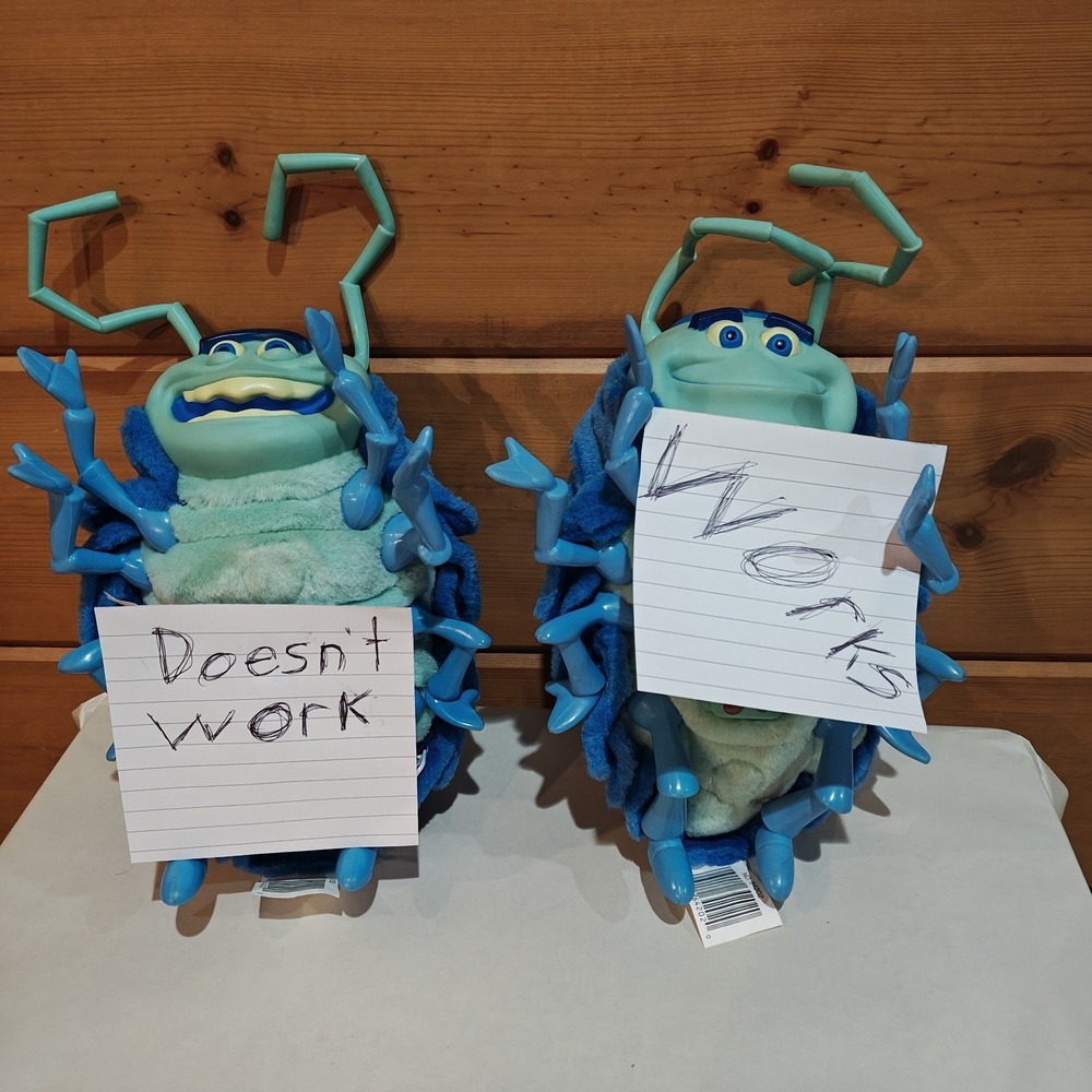 Vintage A Bugs Life TALK N' SING INTERACTIVE Tuck and Roll‎ Thinkway Toys C3